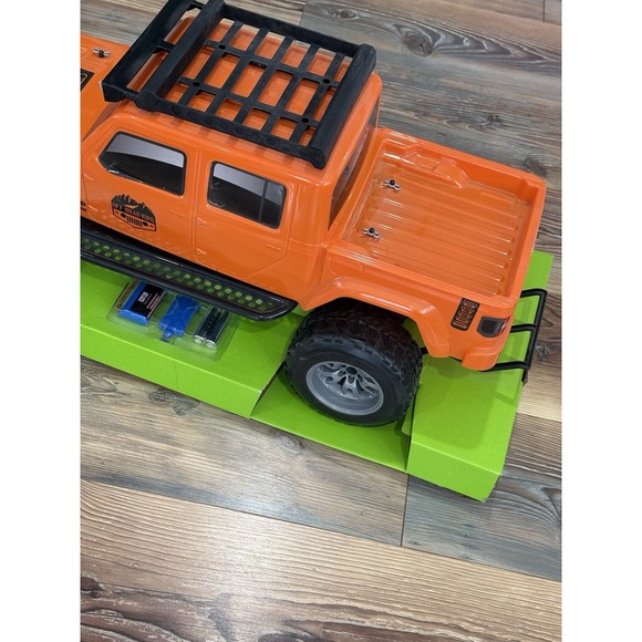 Maisto Tech 2020 Jeep Gladiator Orange 28" BODY ONLY - Picture 3 of 7